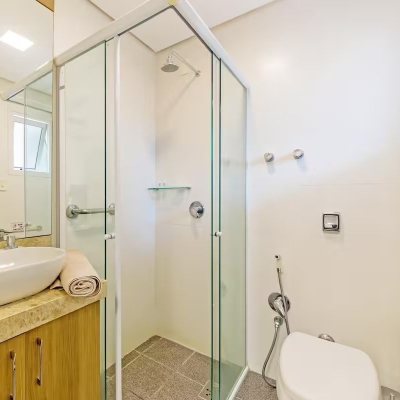 Casa Residencial com 222m², 4 quartos, 2 suítes, 2 garagens, no bairro Daniela em Florianópolis