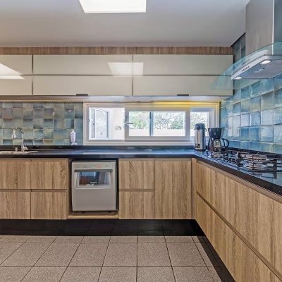 Casa Residencial com 222m², 4 quartos, 2 suítes, 2 garagens, no bairro Daniela em Florianópolis