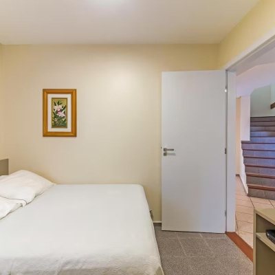 Casa Residencial com 222m², 4 quartos, 2 suítes, 2 garagens, no bairro Daniela em Florianópolis