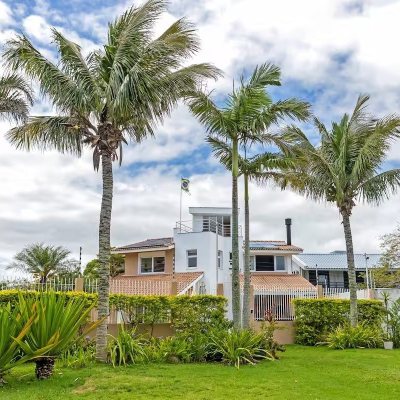 Casa Residencial com 222m², 4 quartos, 2 suítes, 2 garagens, no bairro Daniela em Florianópolis