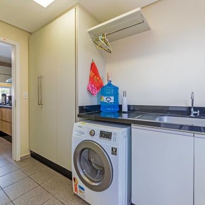 Casa Residencial com 222m², 4 quartos, 2 suítes, 2 garagens, no bairro Daniela em Florianópolis