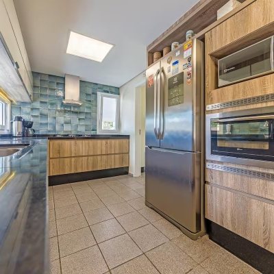 Casa Residencial com 222m², 4 quartos, 2 suítes, 2 garagens, no bairro Daniela em Florianópolis