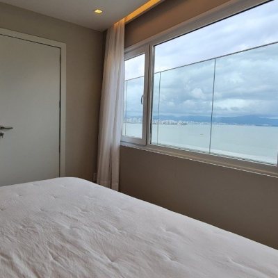 Cobertura com 172m², 3 quartos, 2 suítes, 1 garagem, no bairro Centro em Florianópolis