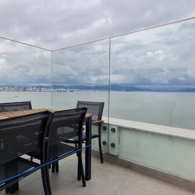 Cobertura com 172m², 3 quartos, 2 suítes, 1 garagem, no bairro Centro em Florianópolis