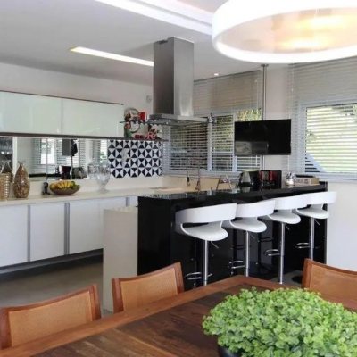 Casa em Condomínio com 350m², 3 quartos, 3 suítes, 5 garagens, no bairro Santo Antônio de Lisboa em Florianópolis