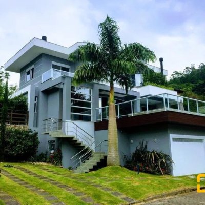 Casa em Condomínio com 350m², 3 quartos, 3 suítes, 5 garagens, no bairro Santo Antônio de Lisboa em Florianópolis