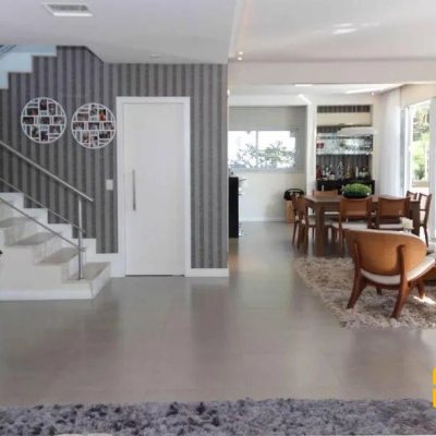 Casa em Condomínio com 350m², 3 quartos, 3 suítes, 5 garagens, no bairro Santo Antônio de Lisboa em Florianópolis