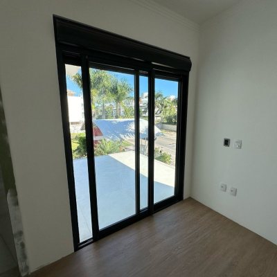 Casa em Condomínio com 288m², 4 quartos, 4 suítes, 2 garagens, no bairro Cachoeira do Bom Jesus em Florianópolis