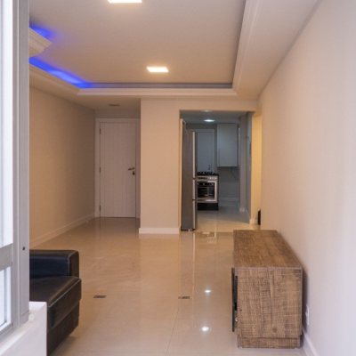 Apartamentos com 95m², 3 quartos, 2 suítes, 1 garagem, no bairro Centro em Florianópolis