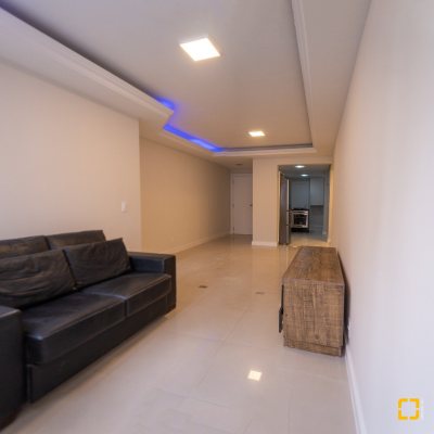 Apartamentos com 95m², 3 quartos, 2 suítes, 1 garagem, no bairro Centro em Florianópolis