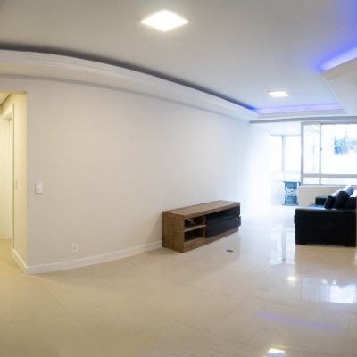 Apartamentos com 95m², 3 quartos, 2 suítes, 1 garagem, no bairro Centro em Florianópolis