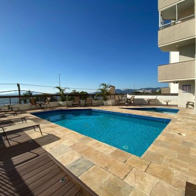 Apartamentos com 95m², 3 quartos, 2 suítes, 1 garagem, no bairro Centro em Florianópolis