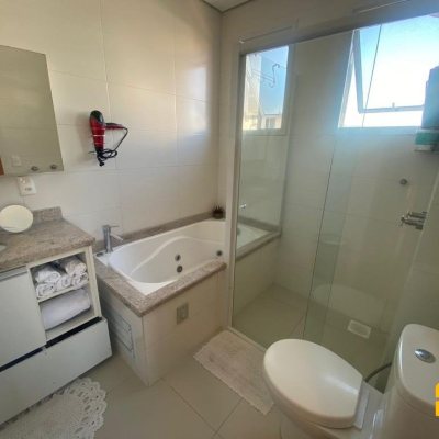Apartamentos com 139m², 3 quartos, 1 suíte, 2 garagens, no bairro Agronômica em Florianópolis