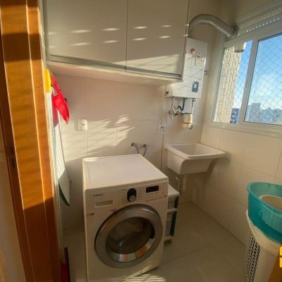 Apartamentos com 139m², 3 quartos, 1 suíte, 2 garagens, no bairro Agronômica em Florianópolis