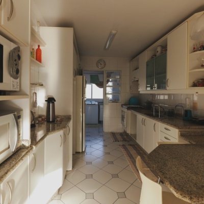 Apartamentos com 147m², 4 quartos, 1 suíte, 4 garagens, no bairro Centro em Florianópolis