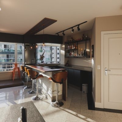 Apartamentos com 147m², 4 quartos, 1 suíte, 4 garagens, no bairro Centro em Florianópolis