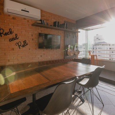 Apartamentos com 147m², 4 quartos, 1 suíte, 4 garagens, no bairro Centro em Florianópolis