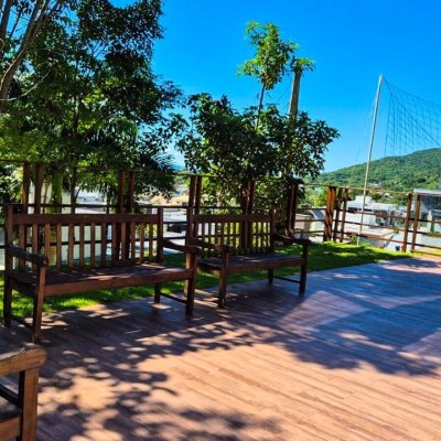 Casa em Condomínio com 192m², 3 quartos, 3 suítes, 2 garagens, no bairro Cachoeira do Bom Jesus em Florianópolis