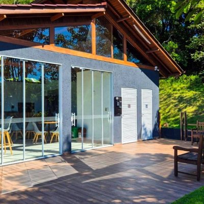 Casa em Condomínio com 192m², 3 quartos, 3 suítes, 2 garagens, no bairro Cachoeira do Bom Jesus em Florianópolis