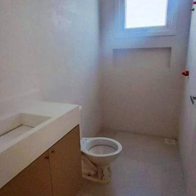 Casa em Condomínio com 192m², 3 quartos, 3 suítes, 2 garagens, no bairro Cachoeira do Bom Jesus em Florianópolis