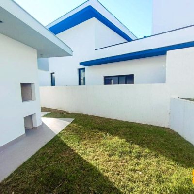 Casa em Condomínio com 192m², 3 quartos, 3 suítes, 2 garagens, no bairro Cachoeira do Bom Jesus em Florianópolis