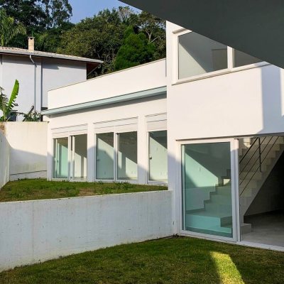 Casa em Condomínio com 192m², 3 quartos, 3 suítes, 2 garagens, no bairro Cachoeira do Bom Jesus em Florianópolis