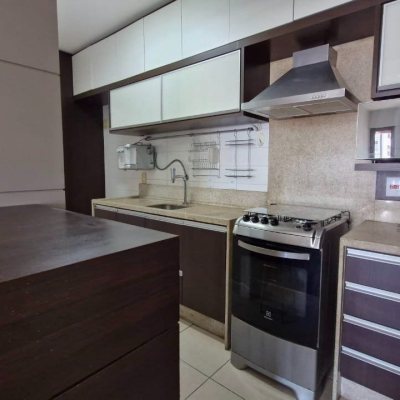 Apartamentos com 77m², 3 quartos, 1 suíte, 2 garagens, no bairro Centro em Florianópolis