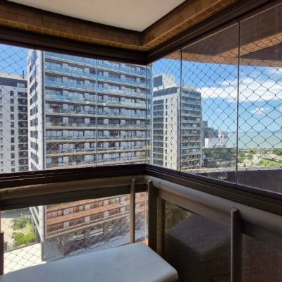 Apartamentos com 77m², 3 quartos, 1 suíte, 2 garagens, no bairro Centro em Florianópolis