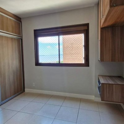 Apartamentos com 77m², 3 quartos, 1 suíte, 2 garagens, no bairro Centro em Florianópolis