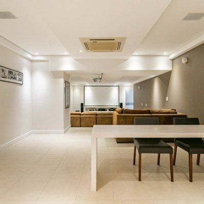 Apartamentos com 77m², 3 quartos, 1 suíte, 2 garagens, no bairro Centro em Florianópolis