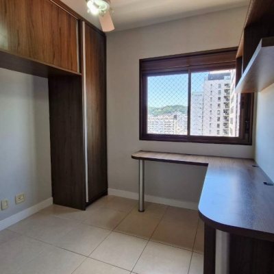 Apartamentos com 77m², 3 quartos, 1 suíte, 2 garagens, no bairro Centro em Florianópolis