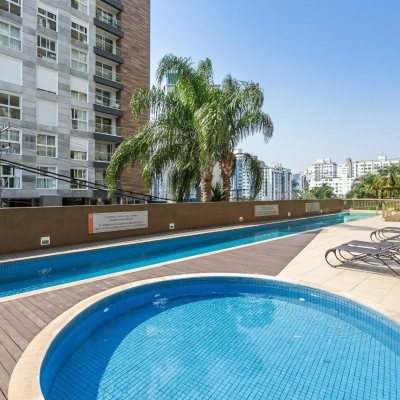 Apartamentos com 77m², 3 quartos, 1 suíte, 2 garagens, no bairro Centro em Florianópolis