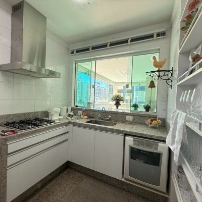 Apartamentos com 112m², 2 quartos, 2 suítes, 2 garagens, no bairro Centro em Florianópolis