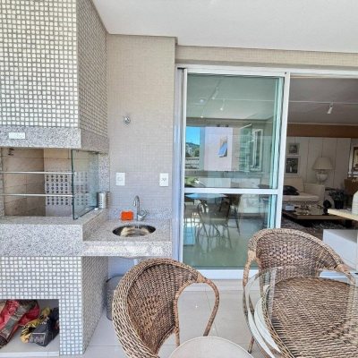 Apartamentos com 112m², 2 quartos, 2 suítes, 2 garagens, no bairro Centro em Florianópolis