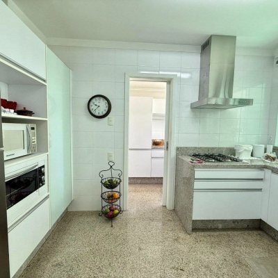 Apartamentos com 112m², 2 quartos, 2 suítes, 2 garagens, no bairro Centro em Florianópolis