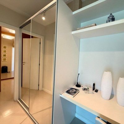 Apartamentos com 112m², 2 quartos, 2 suítes, 2 garagens, no bairro Centro em Florianópolis
