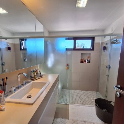 Casa em Condomínio com 282m², 4 quartos, 3 suítes, 2 garagens, no bairro João Paulo em Florianópolis