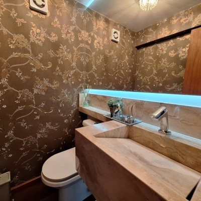 Casa em Condomínio com 282m², 4 quartos, 3 suítes, 2 garagens, no bairro João Paulo em Florianópolis