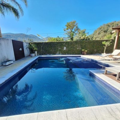 Casa em Condomínio com 282m², 4 quartos, 3 suítes, 2 garagens, no bairro João Paulo em Florianópolis