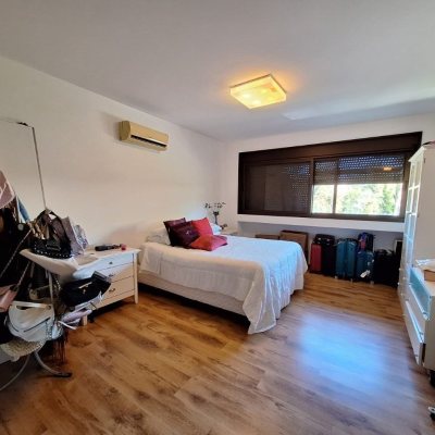 Casa em Condomínio com 282m², 4 quartos, 3 suítes, 2 garagens, no bairro João Paulo em Florianópolis