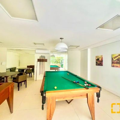 Apartamentos com 129m², 3 quartos, 3 suítes, 3 garagens, no bairro Centro em Florianópolis