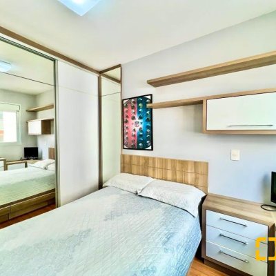 Apartamentos com 129m², 3 quartos, 3 suítes, 3 garagens, no bairro Centro em Florianópolis