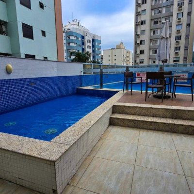 Apartamentos com 130m², 3 quartos, 3 suítes, 3 garagens, no bairro Centro em Florianópolis