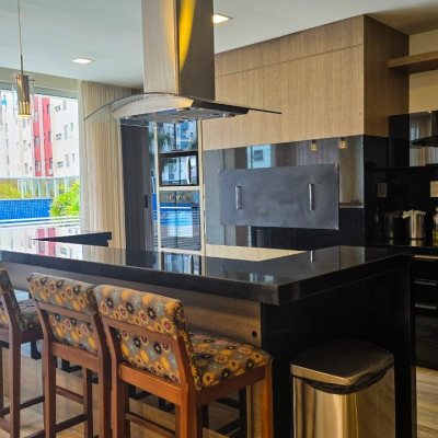 Apartamentos com 130m², 3 quartos, 3 suítes, 3 garagens, no bairro Centro em Florianópolis