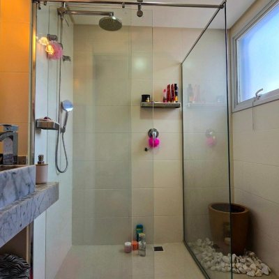 Apartamentos com 130m², 3 quartos, 3 suítes, 3 garagens, no bairro Centro em Florianópolis