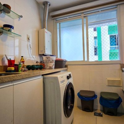 Apartamentos com 130m², 3 quartos, 3 suítes, 3 garagens, no bairro Centro em Florianópolis