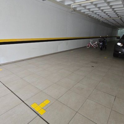 Apartamentos com 130m², 3 quartos, 3 suítes, 3 garagens, no bairro Centro em Florianópolis