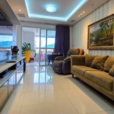 Apartamentos com 130m², 3 quartos, 3 suítes, 3 garagens, no bairro Centro em Florianópolis