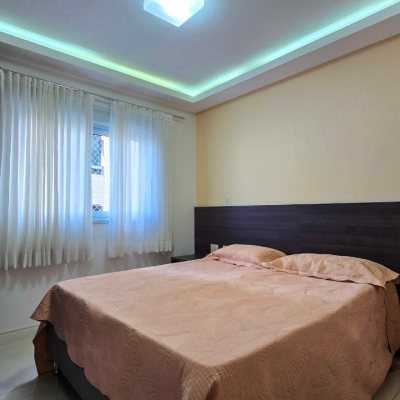 Apartamentos com 130m², 3 quartos, 3 suítes, 3 garagens, no bairro Centro em Florianópolis