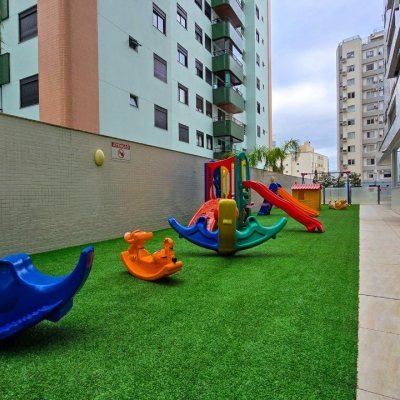 Apartamentos com 130m², 3 quartos, 3 suítes, 3 garagens, no bairro Centro em Florianópolis